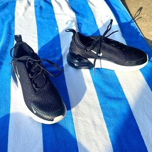 Kids black size 2 air 270's from nike